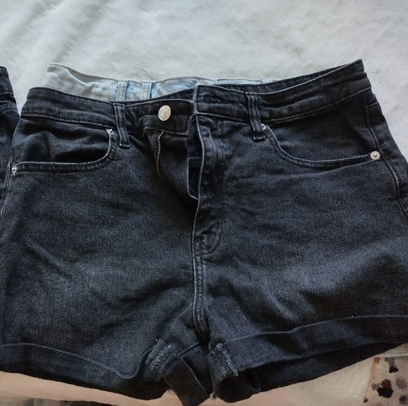 Clothes - Picture 9 of 16